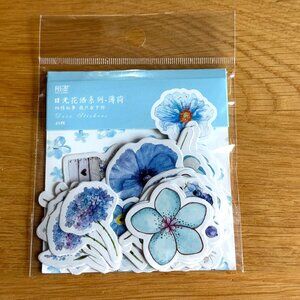 MO-CARD Deco Stickers: 45-Piece Floral Stickers, Blue Varietals